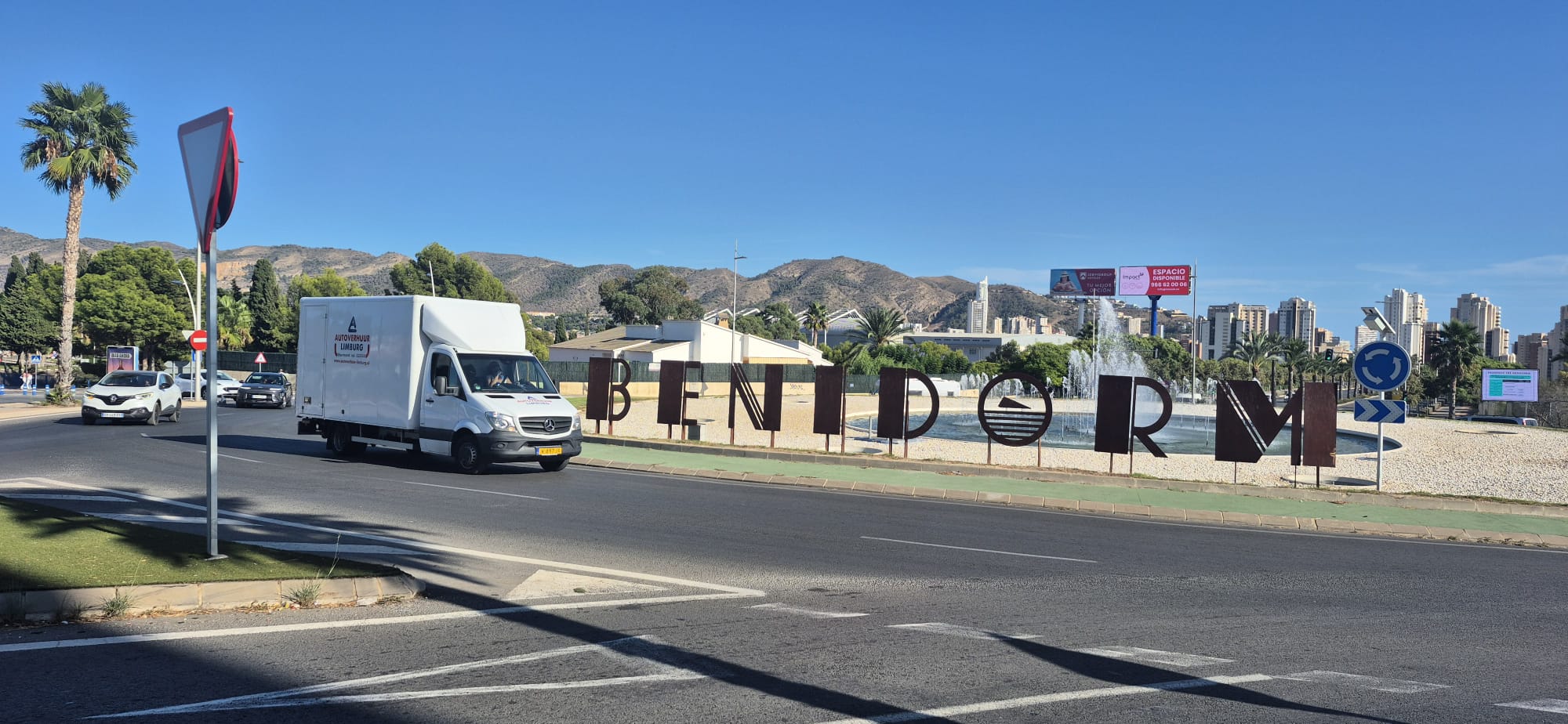 Autoverhuur Limburg gespot in Benidorm, Spanje